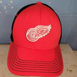 NHL Detroit Red Wings  cap / hat, new with tags. Youth size